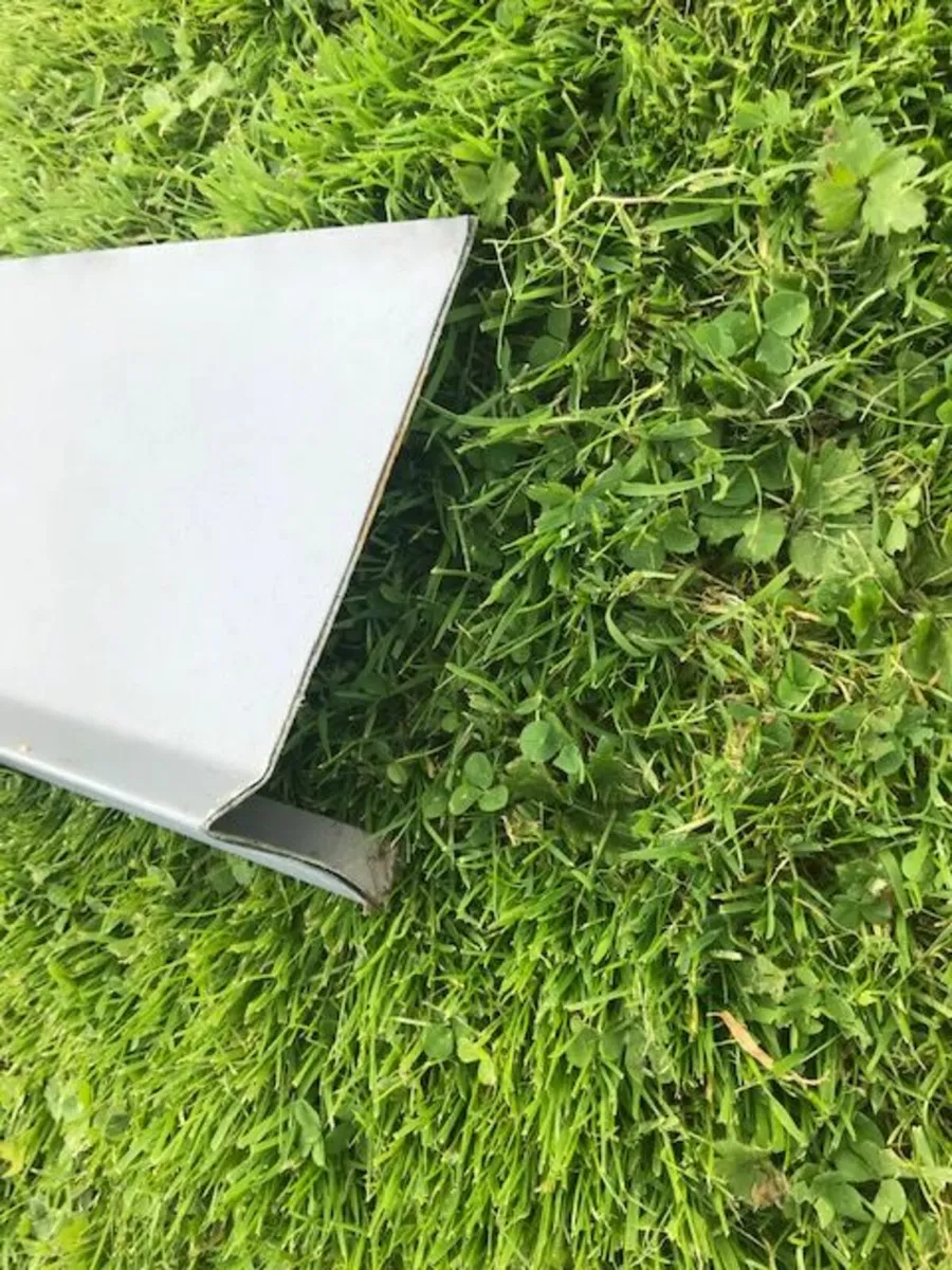 Grey flat roof edging, PVC coated - Image 4