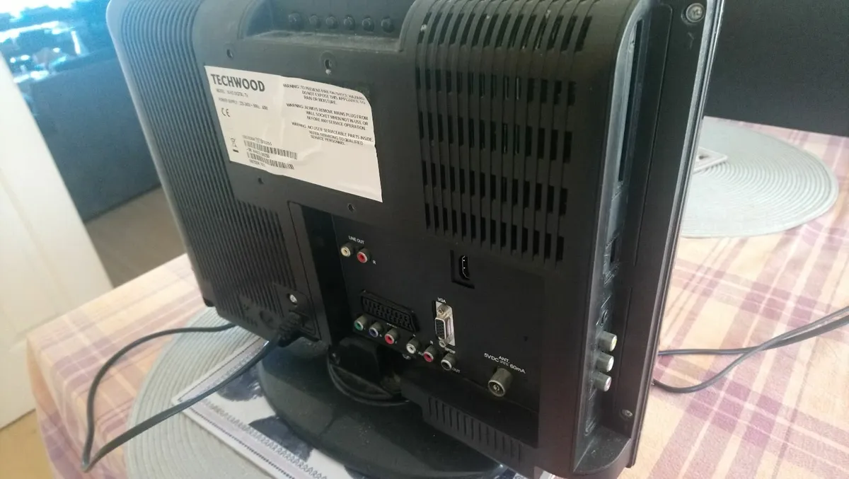 16 Inch LCD screen - Image 2