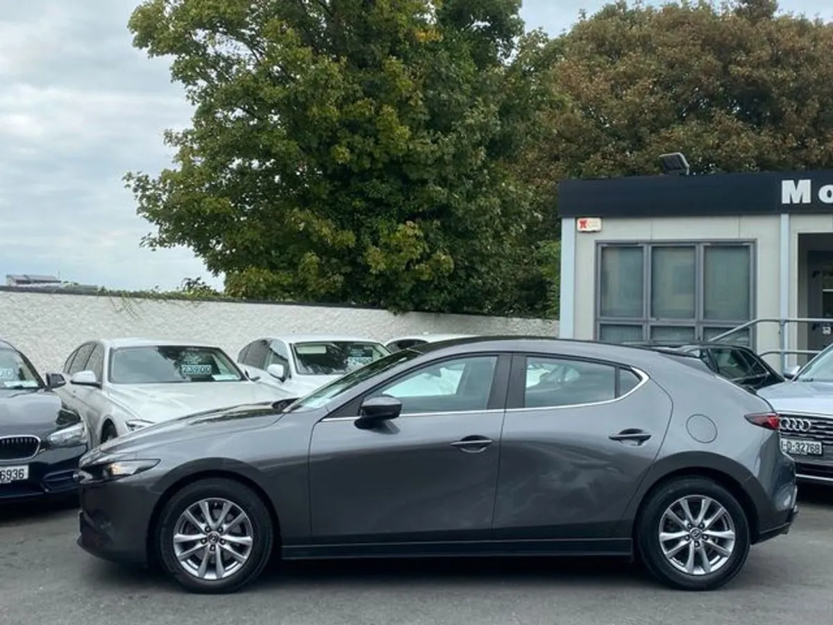 Mazda 3 Tiny Mileage/like New - Image 4