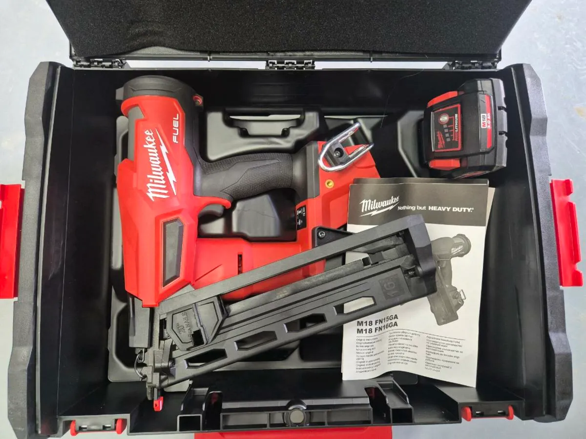Milwaukee M18FN16GA Fuel 16 Gauge 2nd Fix Nail Gun - Image 2
