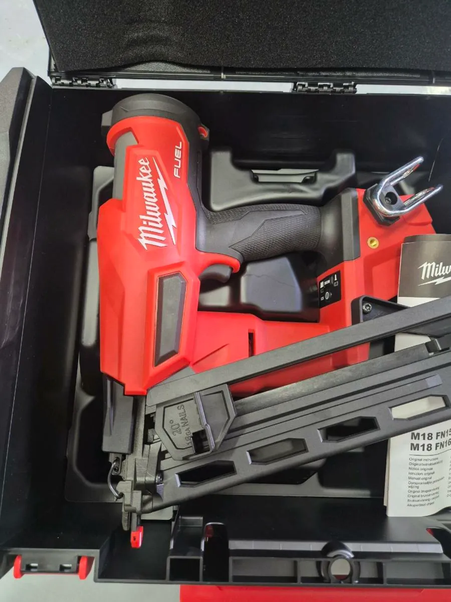 Milwaukee M18FN16GA Fuel 16 Gauge 2nd Fix Nail Gun - Image 4