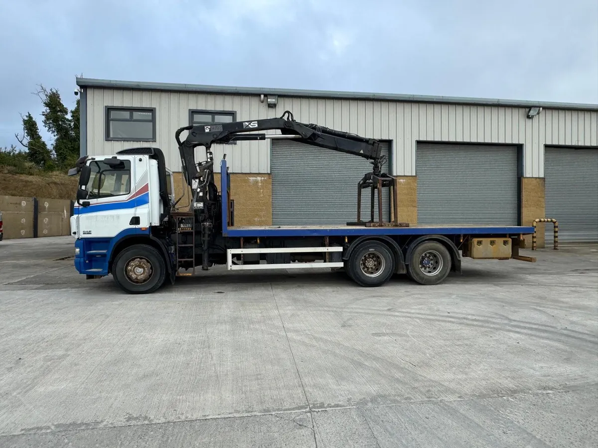 DAF CF85 6x2 Hiab - Image 2