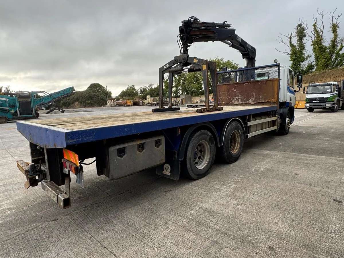 DAF CF85 6x2 Hiab - Image 4