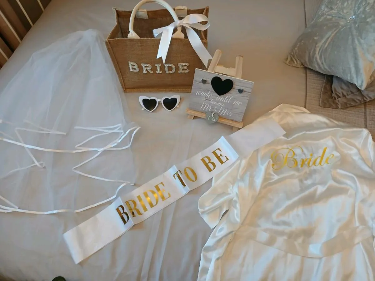 Hen party bride gift pack - Image 1