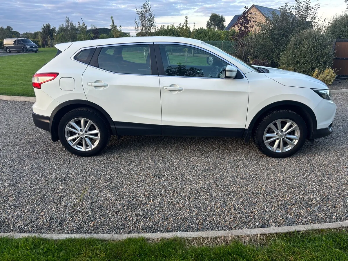 2015 NISSAN QASHQAI 1.5 DSL - Image 2