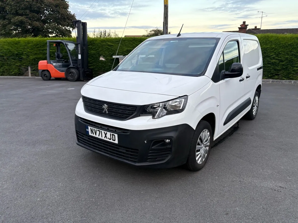 2022 Peugeot partner hdi - Image 2