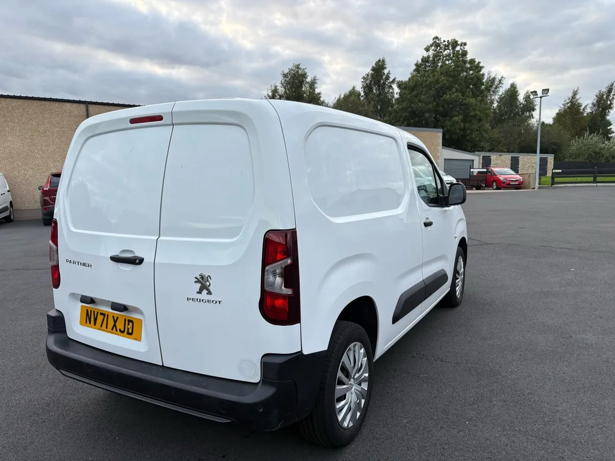 2022 Peugeot partner hdi - Image 4