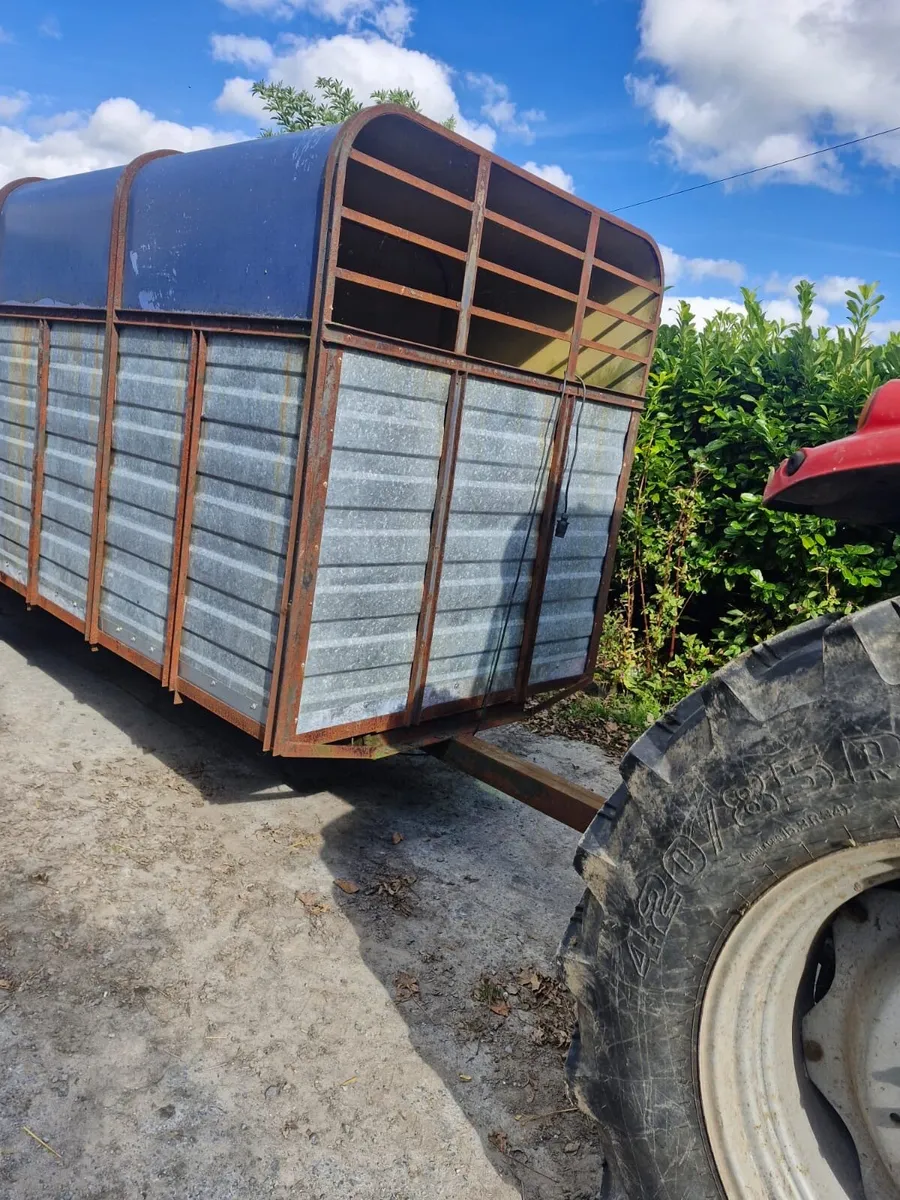 Cattle trailer - Image 1