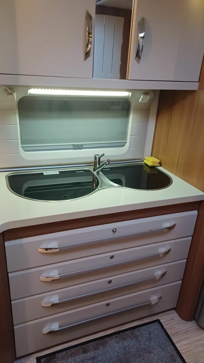Caravan - Image 4