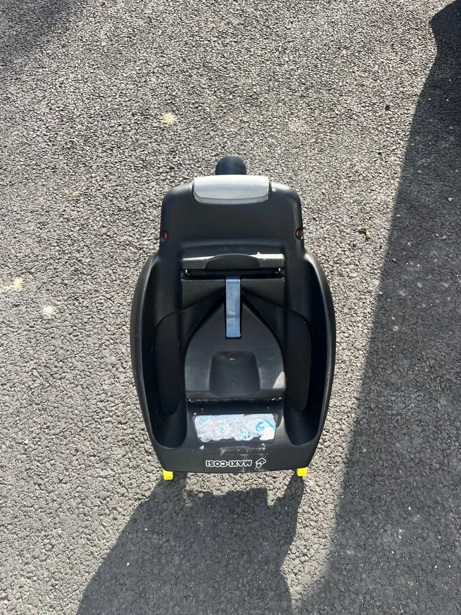 Maxi cosy car seat base - Image 3