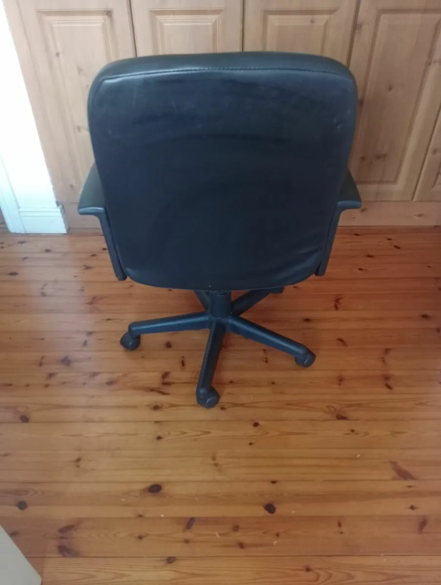 Office Chair - Image 4