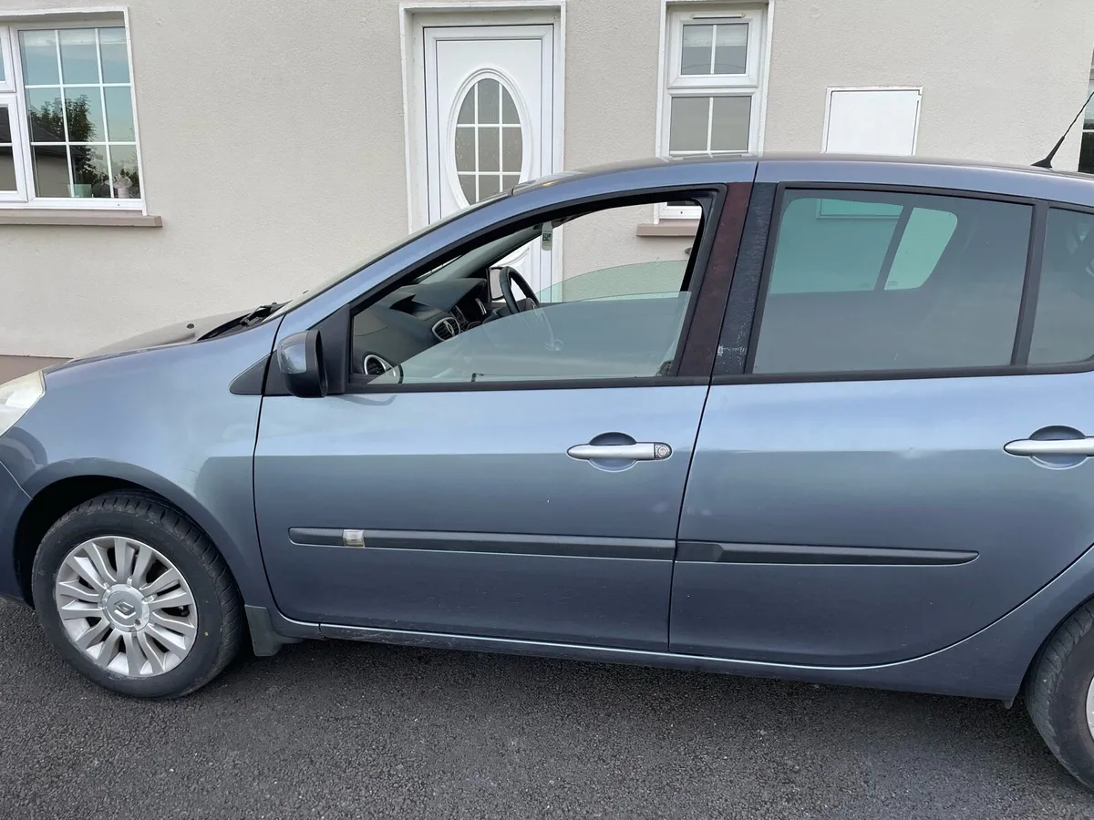Renault Clio 2011 - Image 3