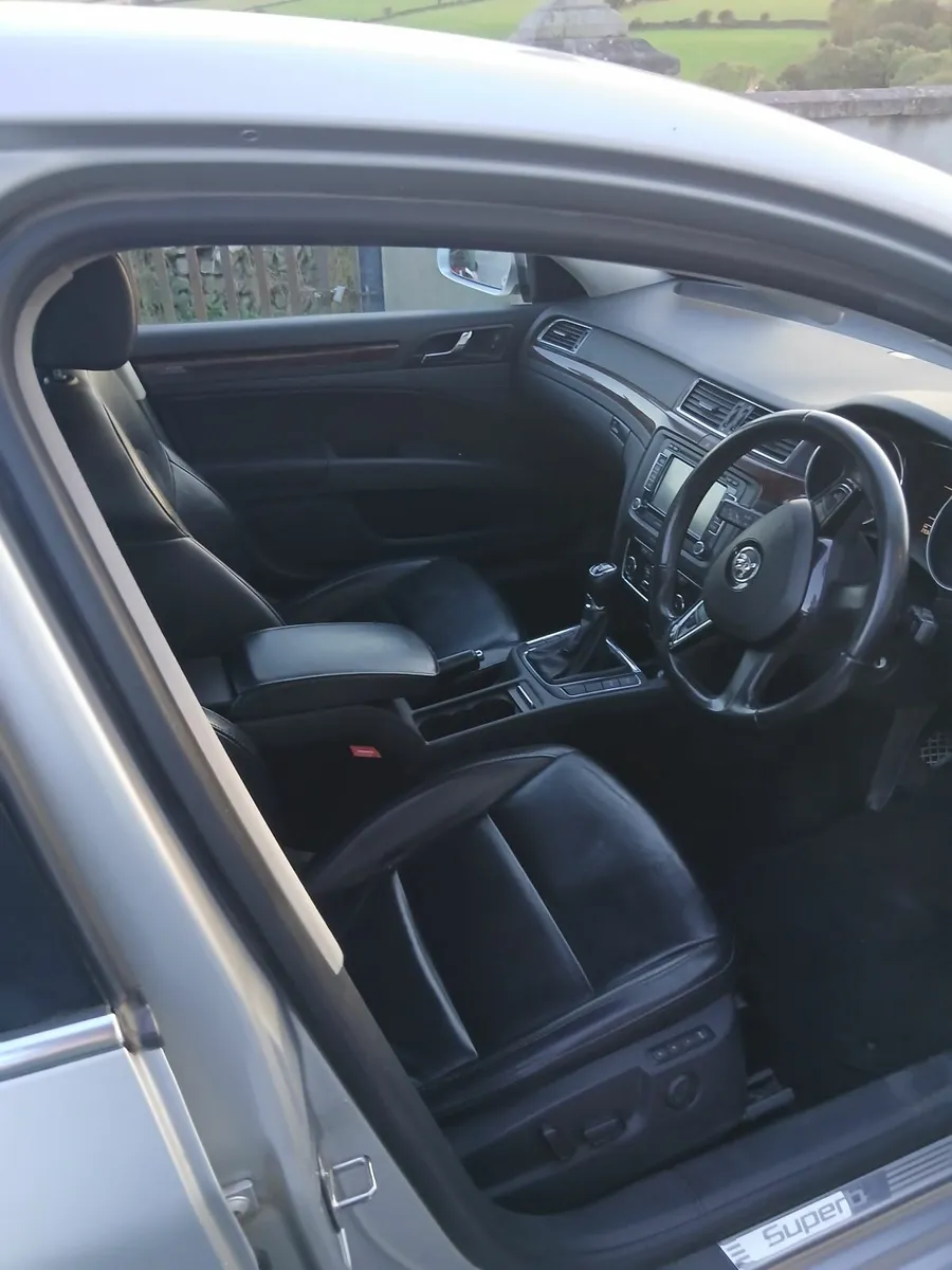 Skoda Superb 2015 - Image 4