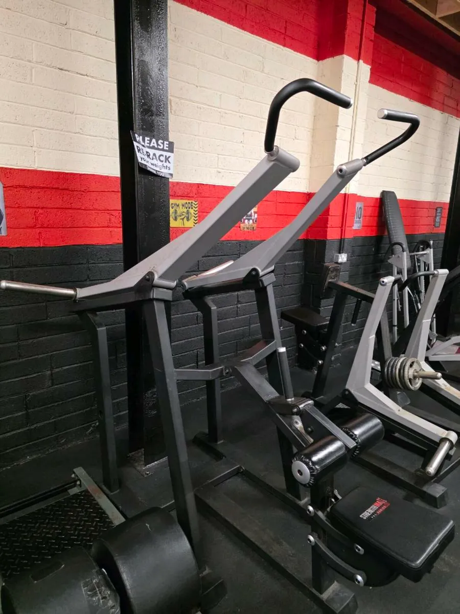 Plate Loaded Lat Pull Down & Adductor - Image 1