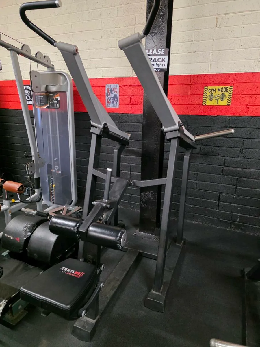 Plate Loaded Lat Pull Down & Adductor - Image 2