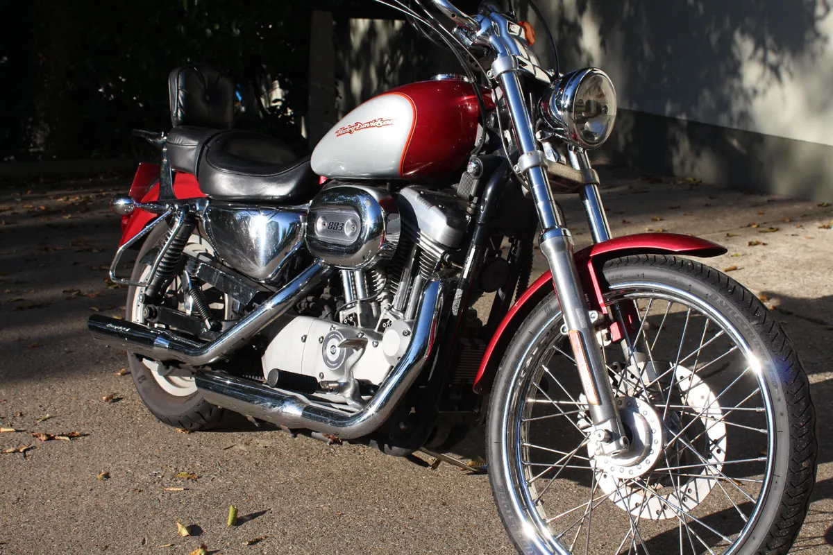 Harley Davidson Sportster 883 - Image 2