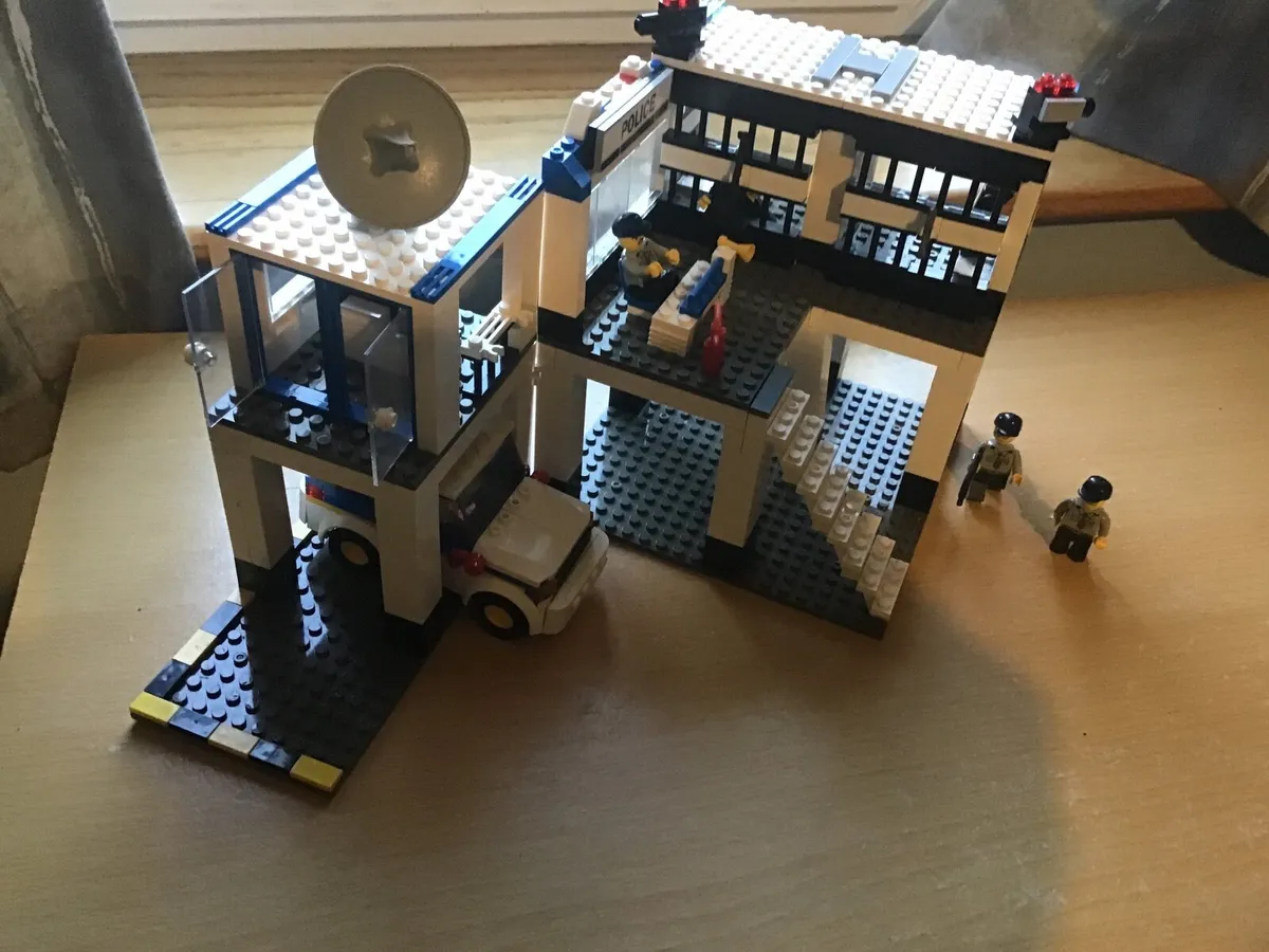 Lego Police Station - Image 2