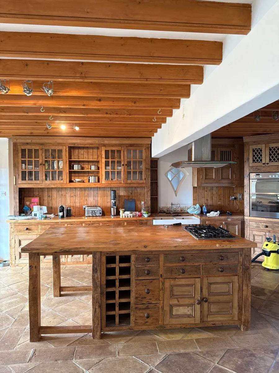 Solid custom made kitchen island ★ Vintage