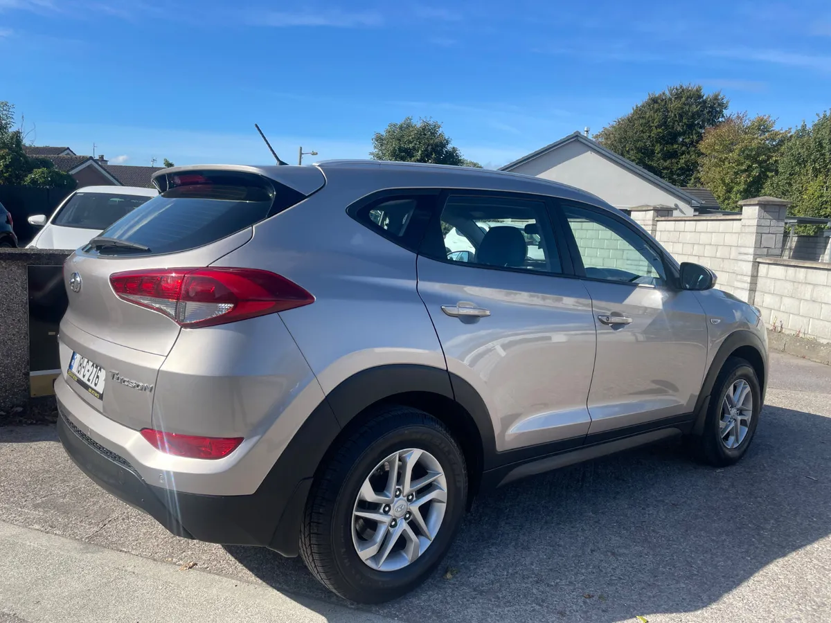 Hyundai Tucson petrol - Image 3