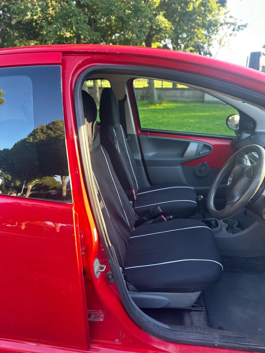 TOYOTA AYGO 2011 - Image 2