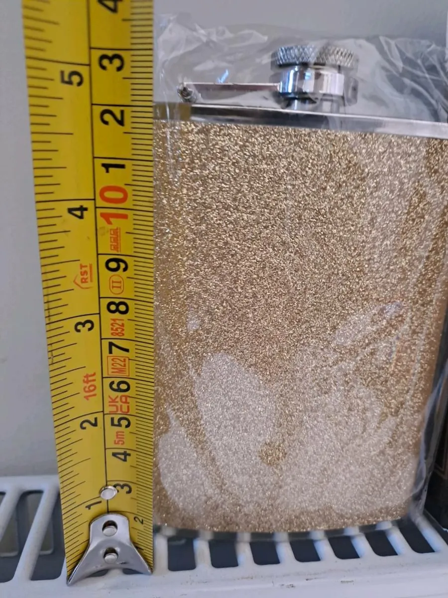 Gold glitter hip flask - Image 4
