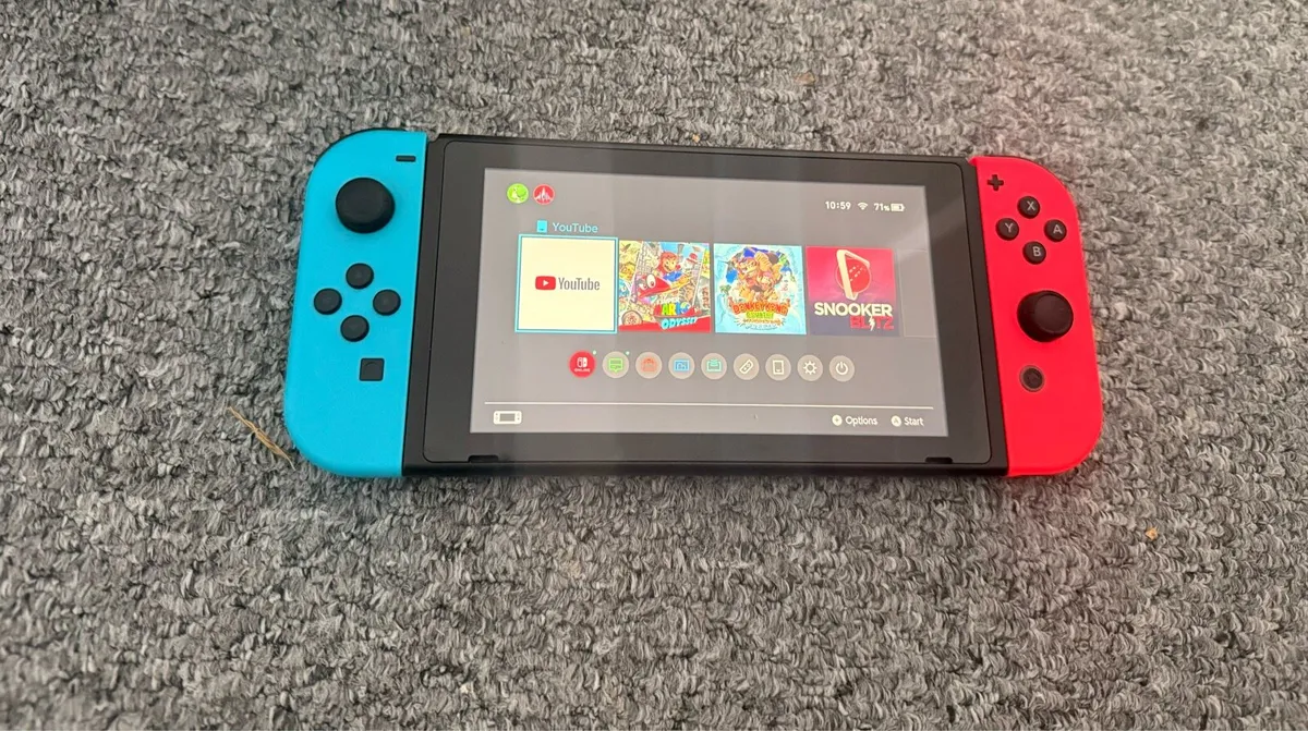 Nintendo Switch 32GB and games - Image 2