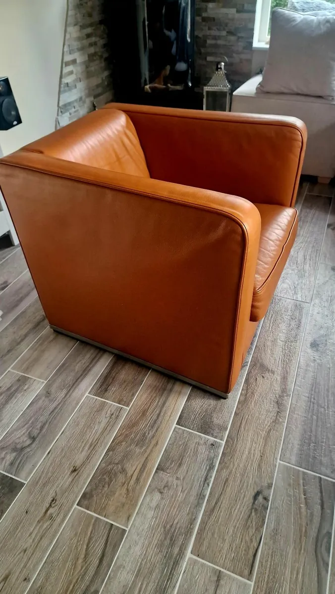 Sublime Italian Maxalto “Apta” Armchair in Tan - Image 1