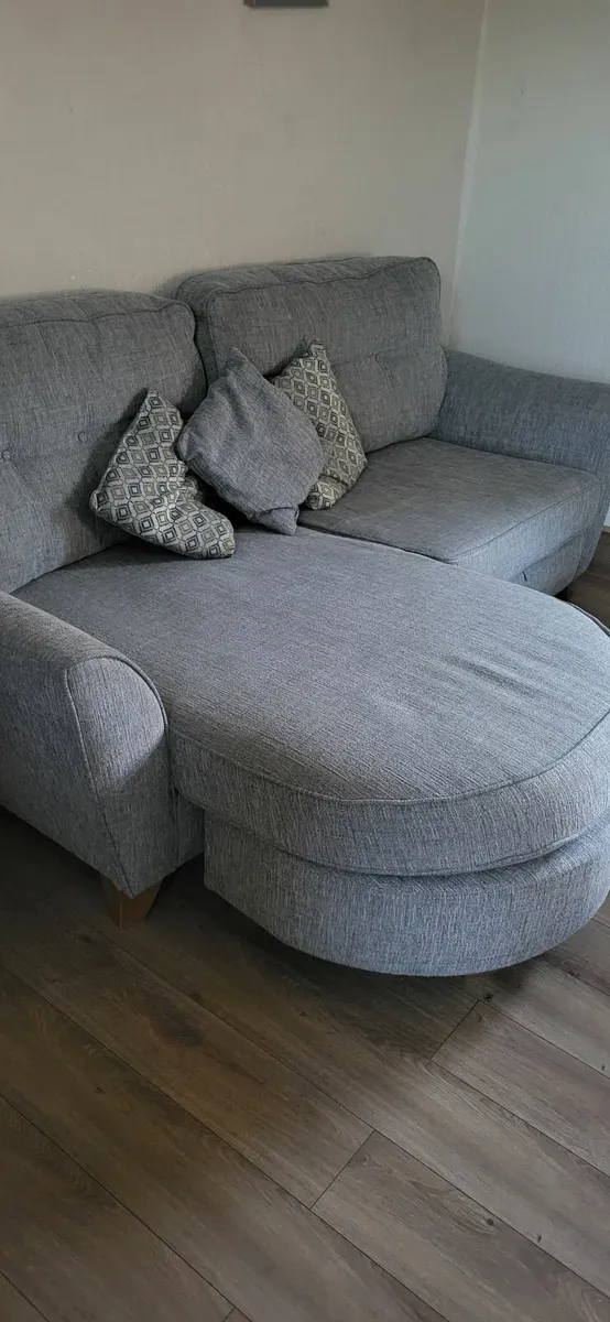Corner couch - Image 2