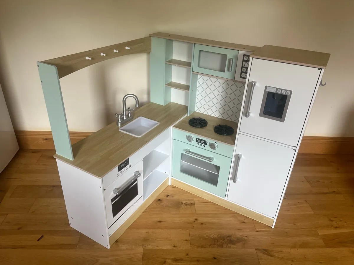Wooden Kitchen - Image 3