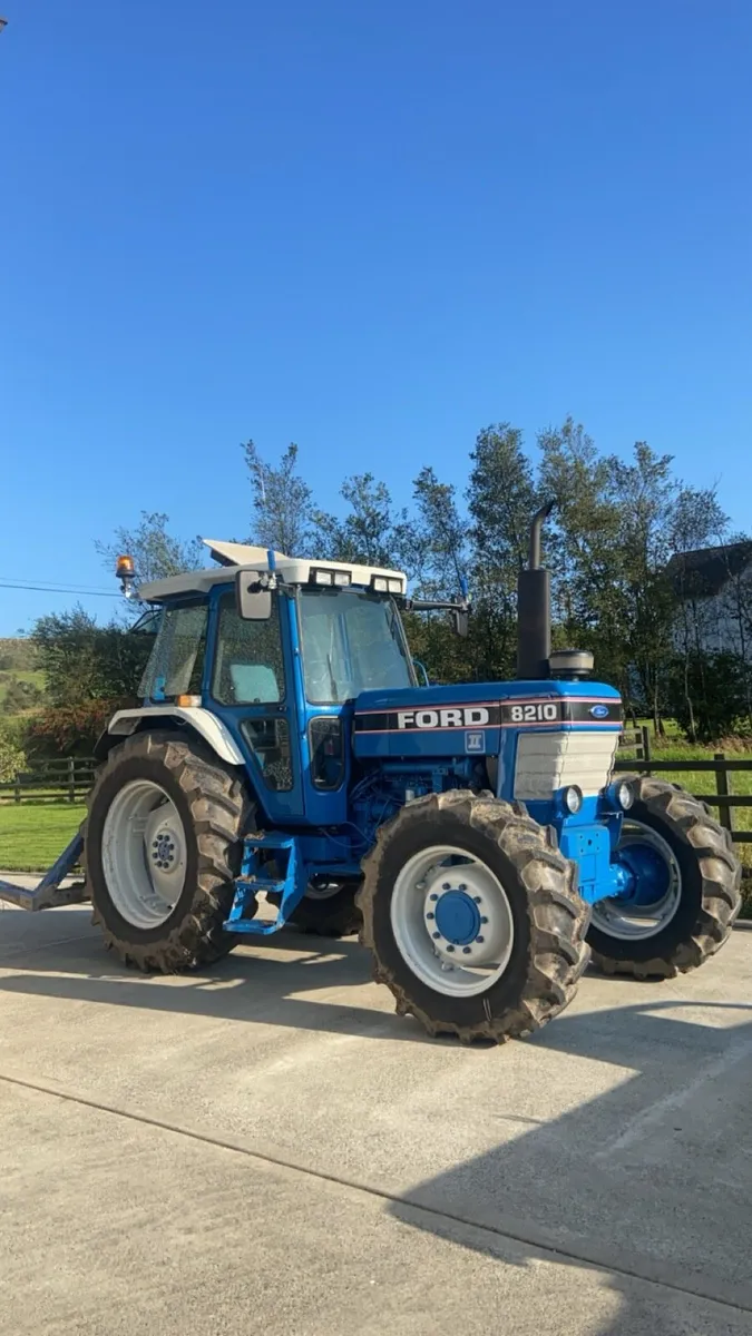 Ford 8210 - Image 1