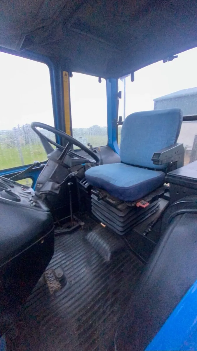 Ford 8210 - Image 3