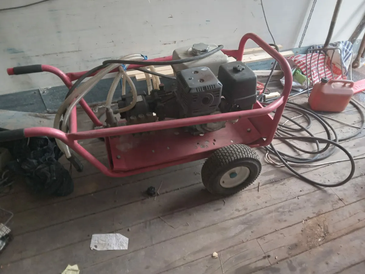 Power washer - Image 1