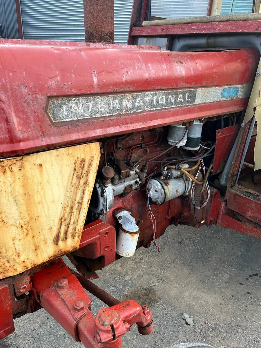 International 574 - Image 2