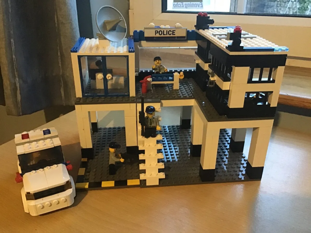 Lego Police Station - Image 1