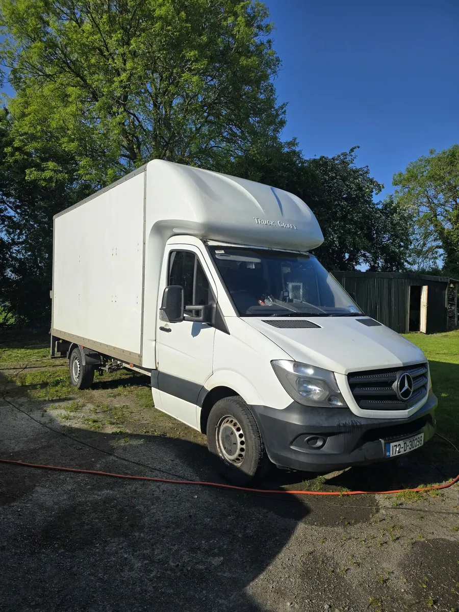 Mercedes sprinter Luton with tail lift - Image 1