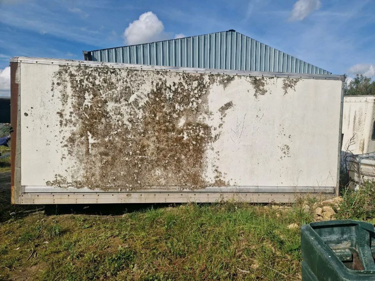 Free to take away 20ft truck body/ container - Image 3