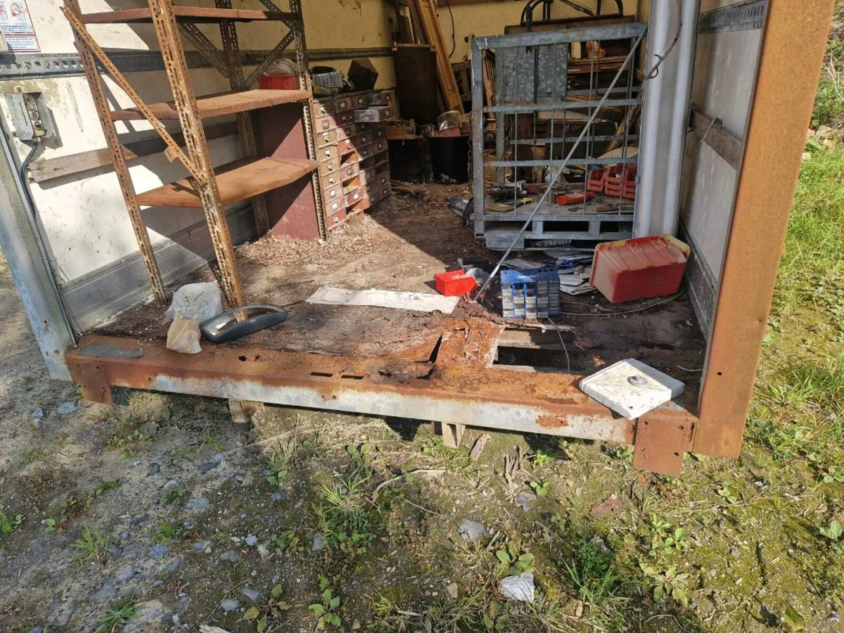 Free to take away 20ft truck body/ container - Image 4