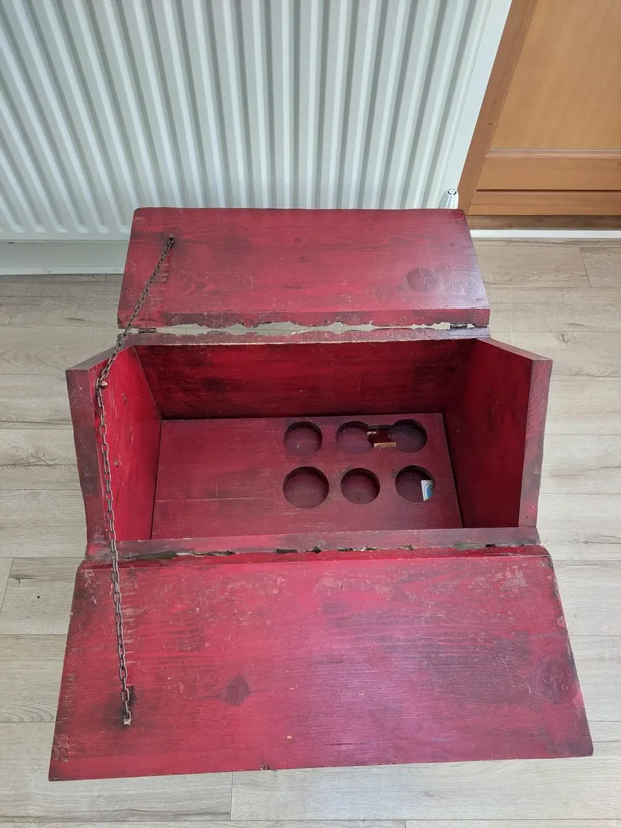 Antique furniture - Image 1