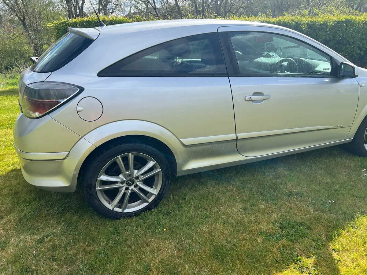 Opel Astra 2009 - Read Discription - Image 3