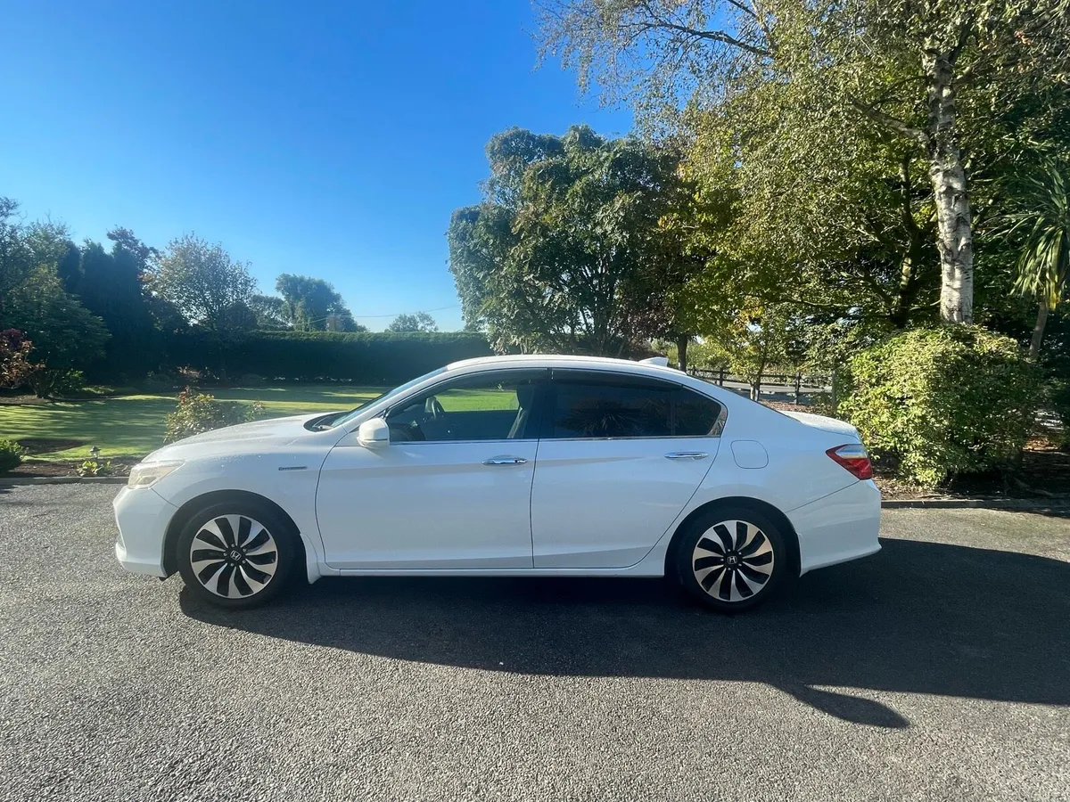 2015 Honda Accord 2.0litre Hybrid NCT-Taxed - Image 2