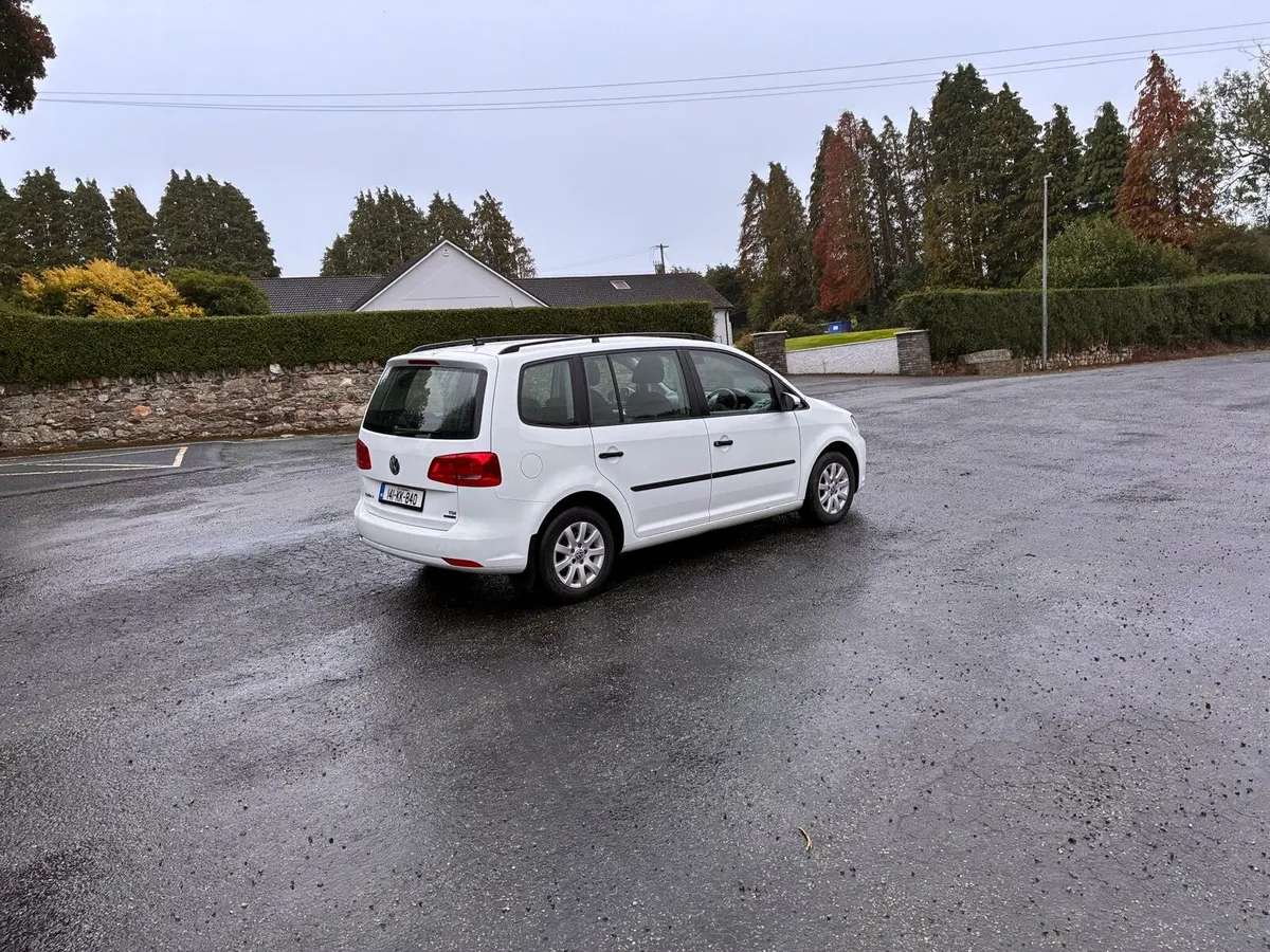 141 Volkswagen Touran 1.6 TDI 105 6 Speed - Image 3