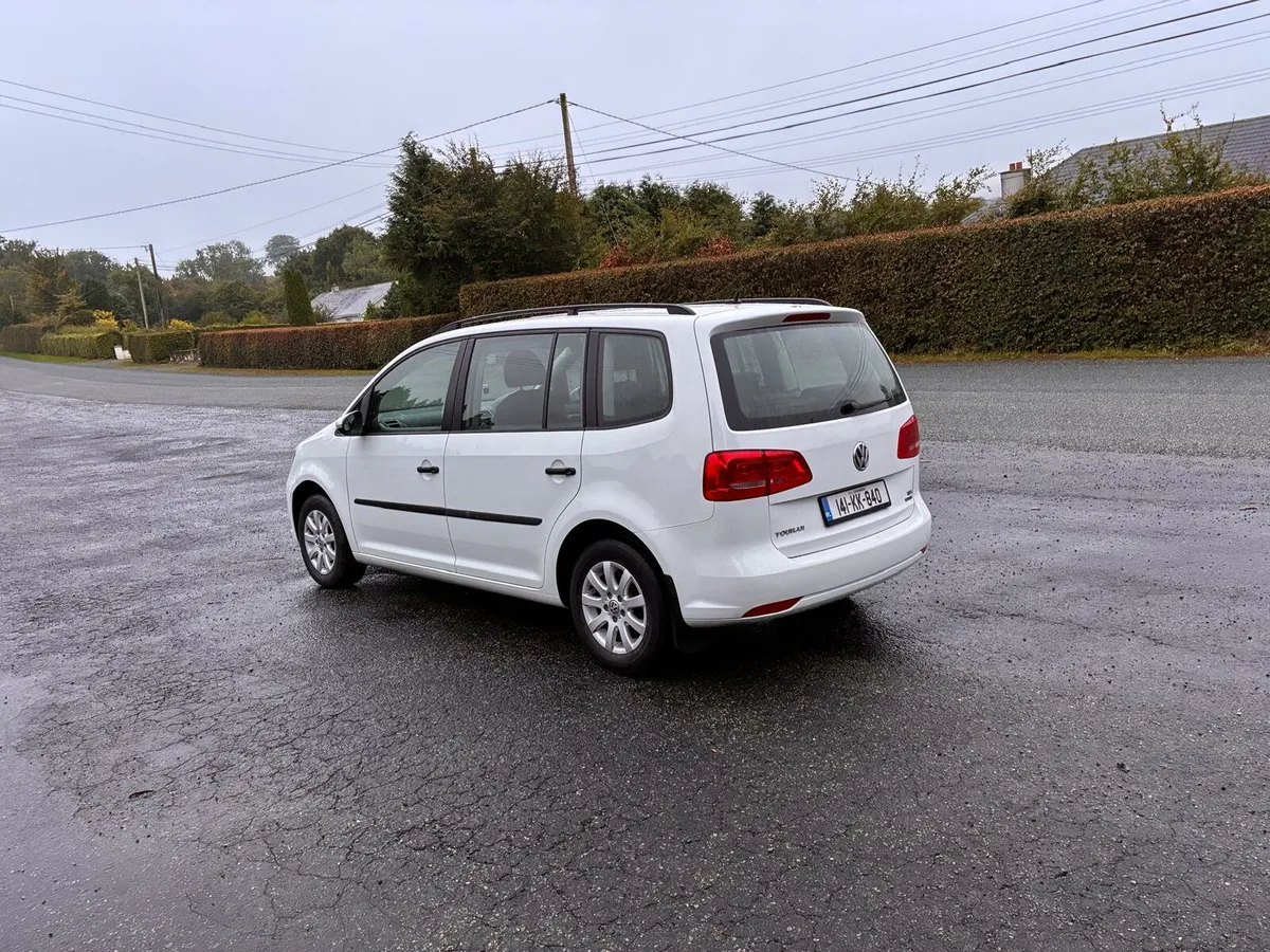 141 Volkswagen Touran 1.6 TDI 105 6 Speed - Image 4