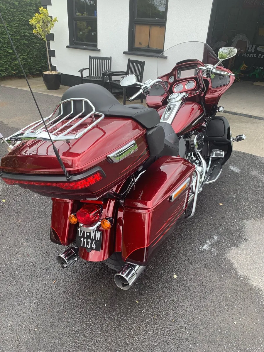 2017 Road Glide Ultra - Image 4