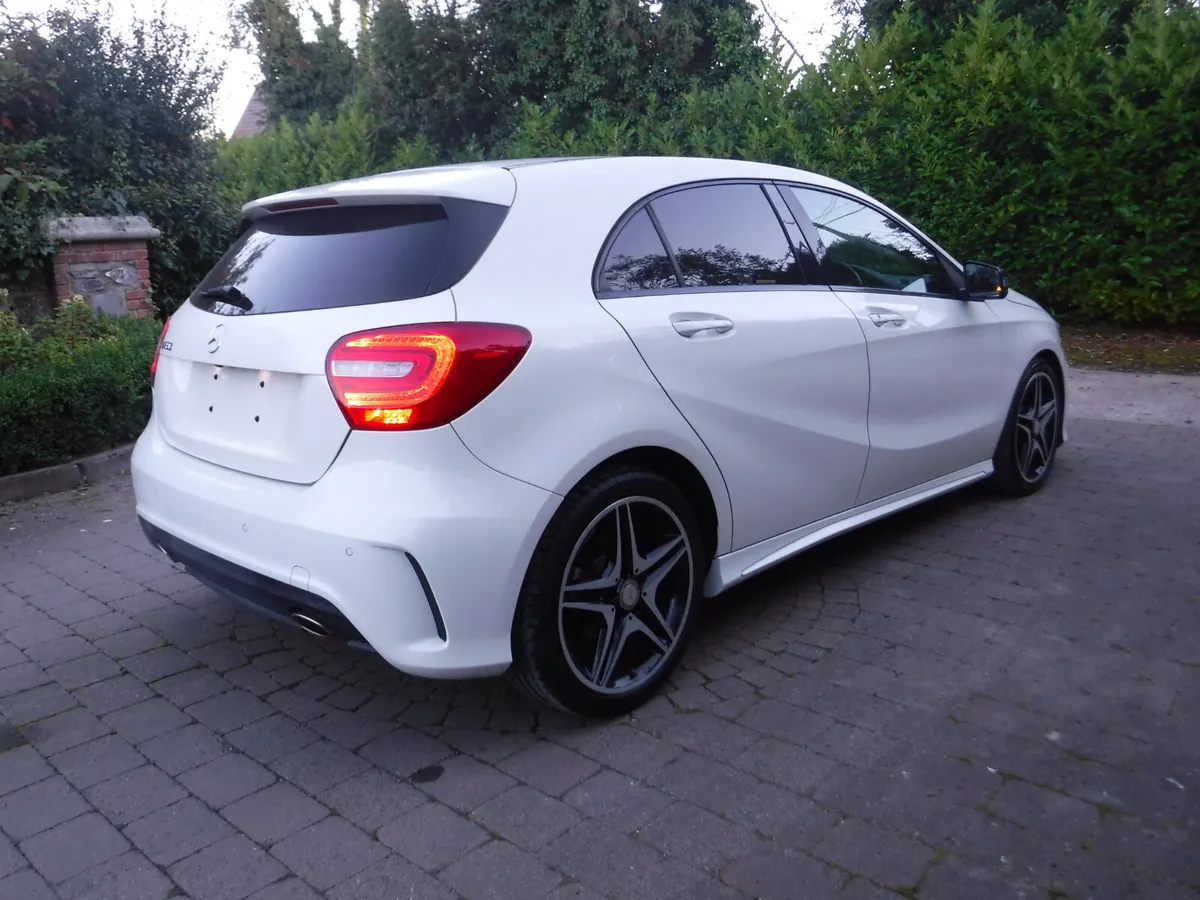 MERCEDES A180 1.6 AUTO AMG NIGHT EDITION - Image 3