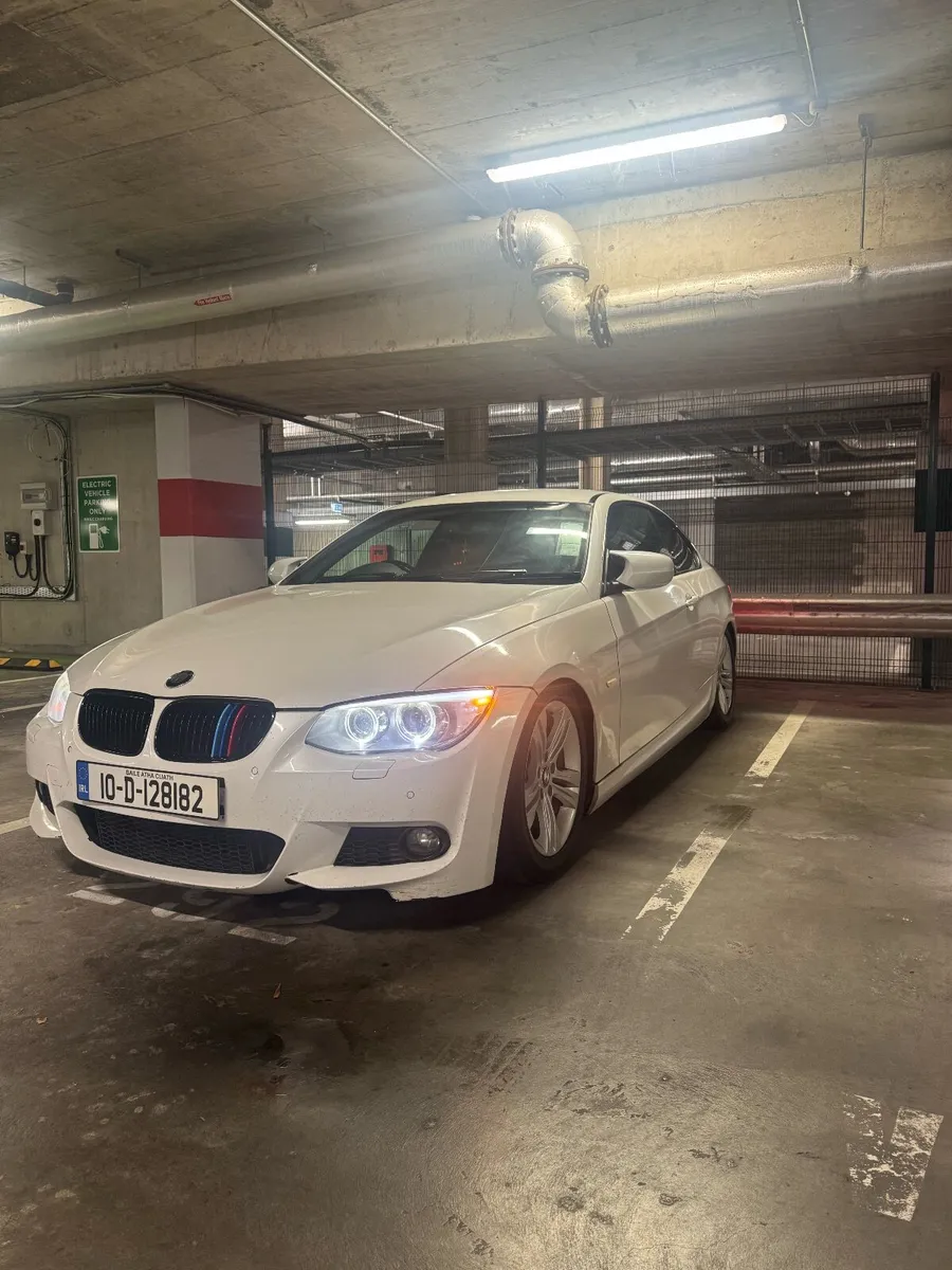 BMW 3-Series 2010 - Image 2