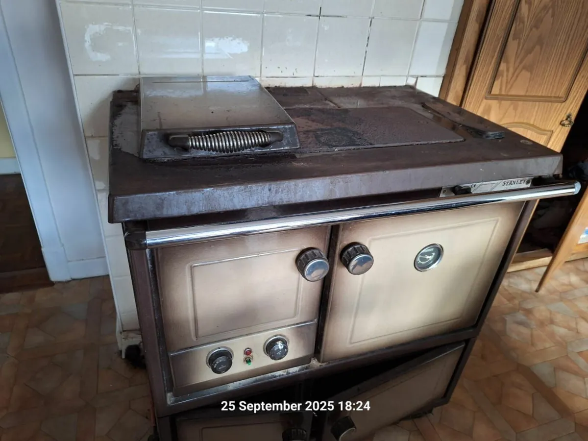 Oil fired range cooker - Image 3