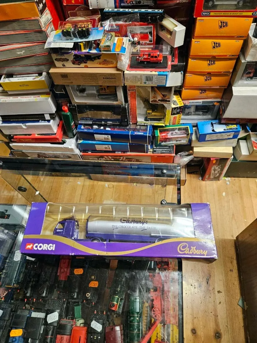 Corgi Volvo Tractor Unit and Cadbury Tanker Traile - Image 1