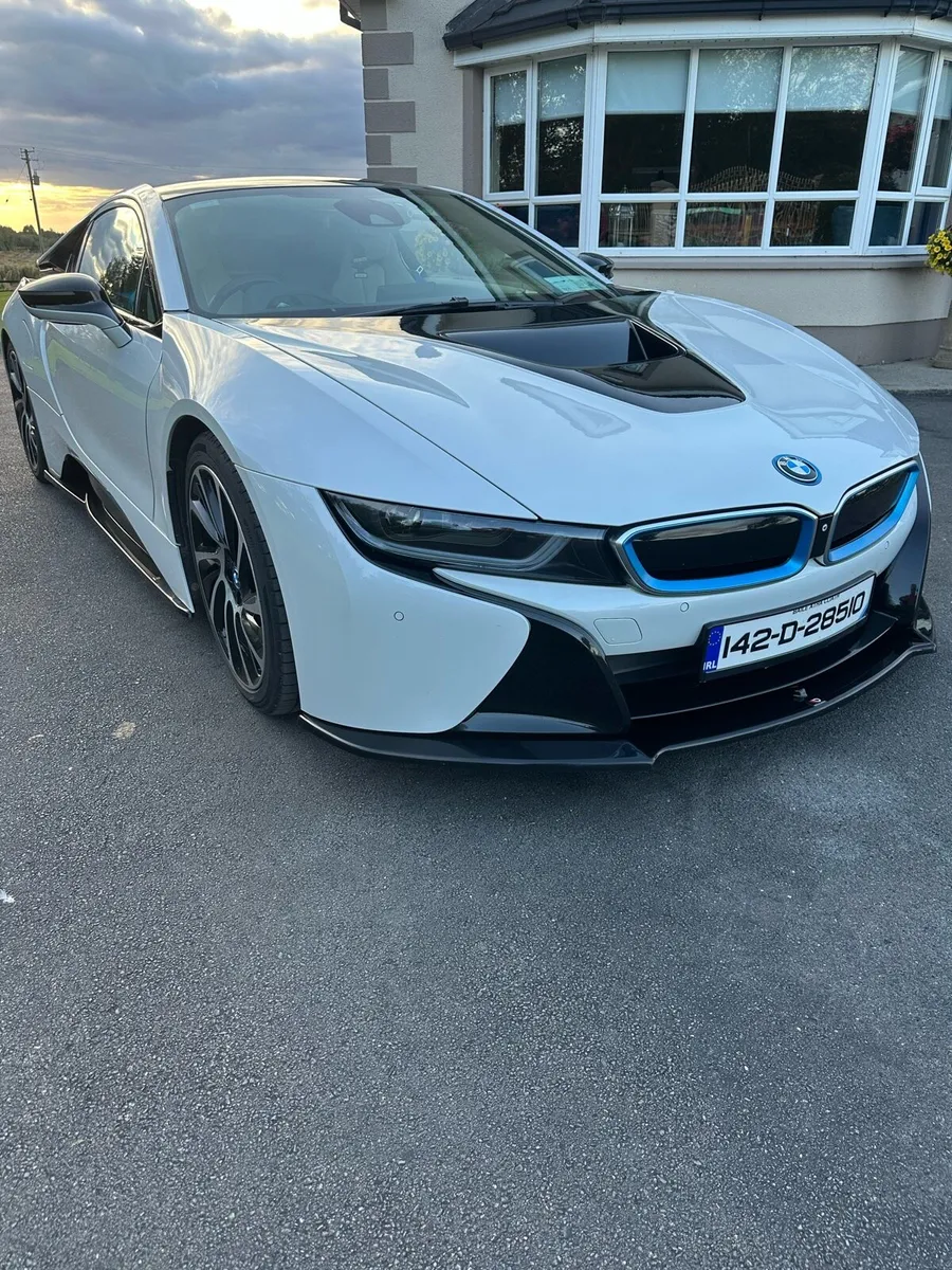 BMW i8 - Image 1