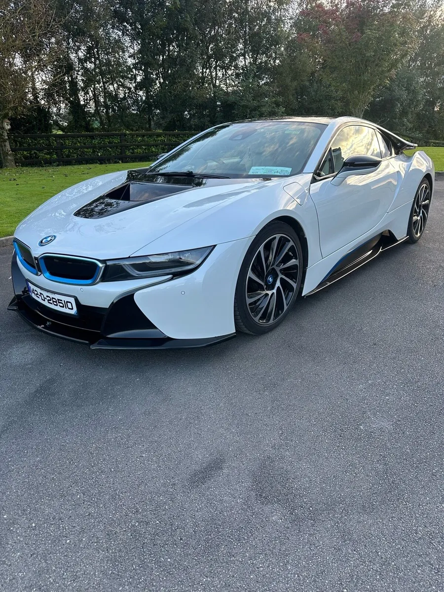 BMW i8 - Image 2