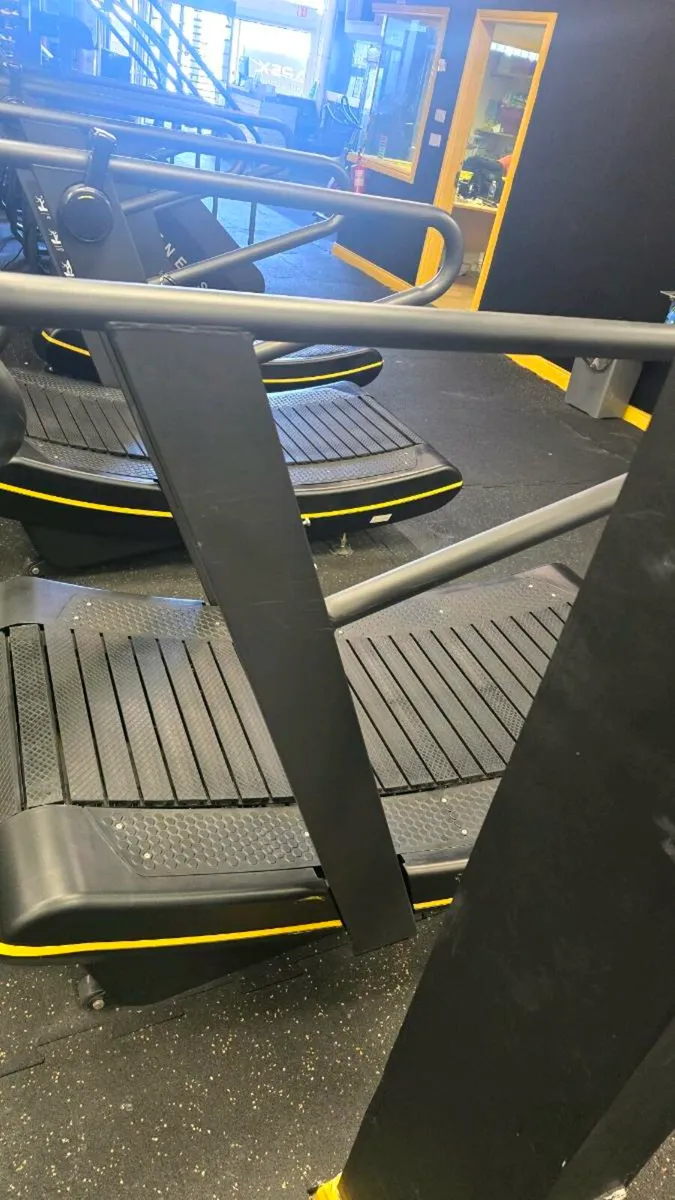 Curved treadmills for sale - Image 3